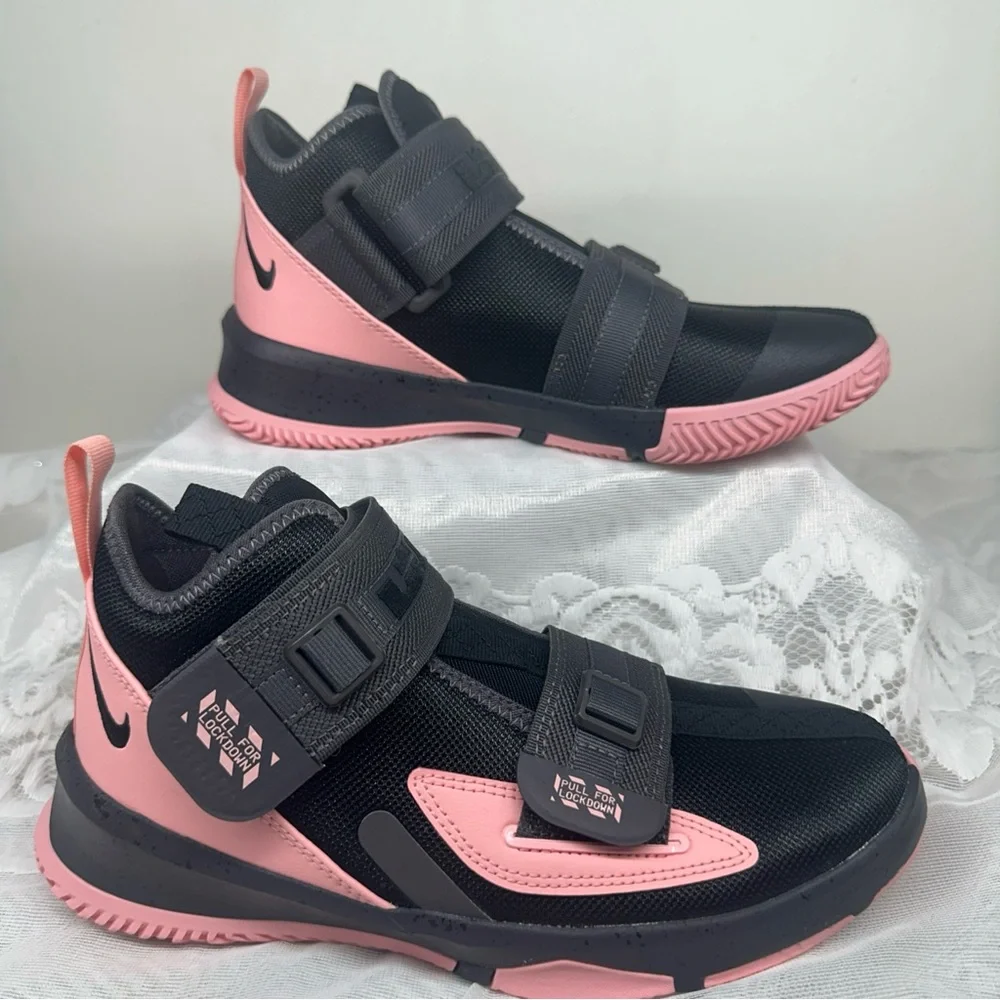 Nike Kids Lebron James Soldier Xlll Basketball Shoes Black AR7585 005 Size 5.5 Y